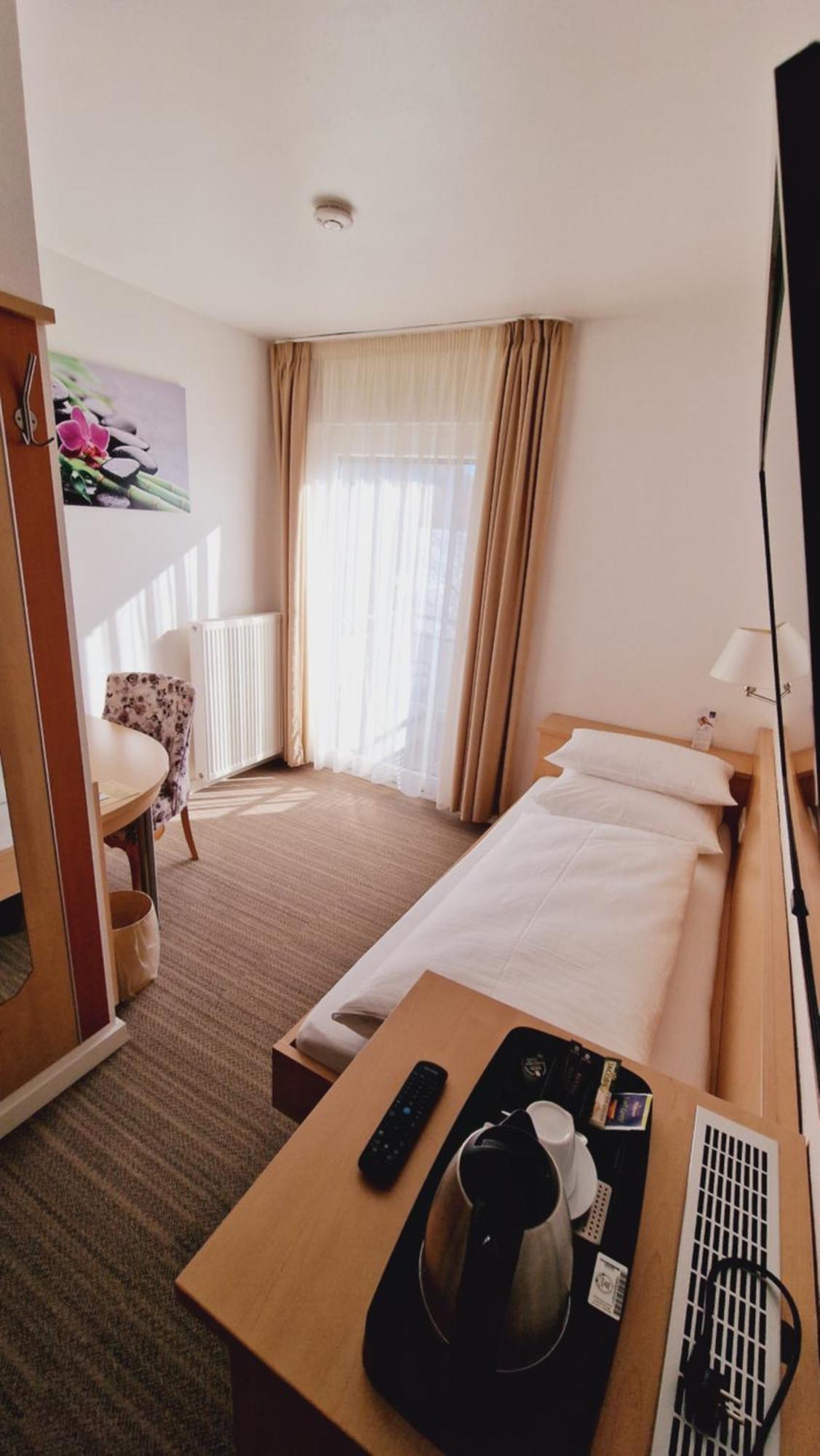 Hotel Garni Metzingen  Exterior foto